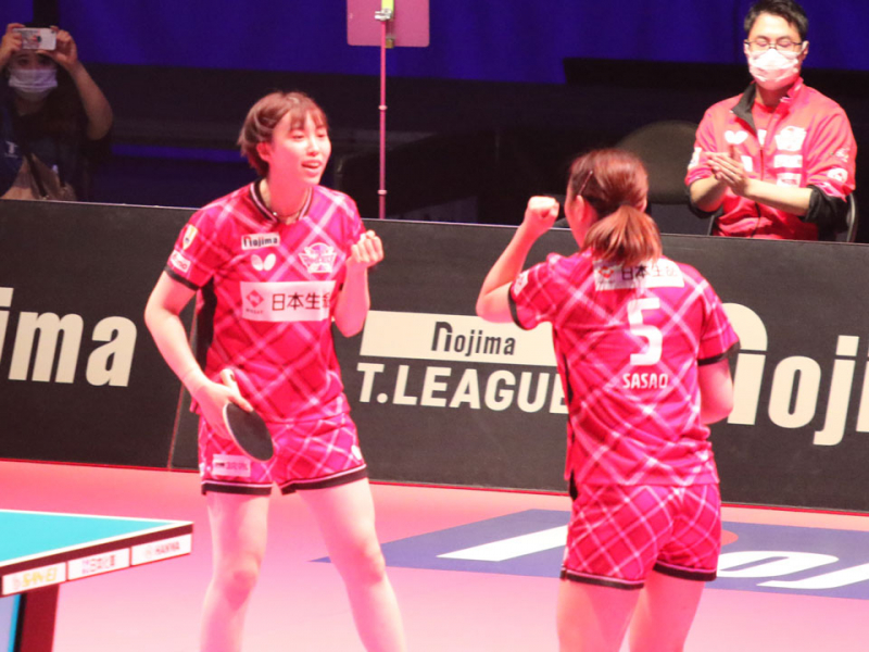 【日本生命vsKA神奈川】女子開幕戦1stマッチのダブルスを制したのは日本生命の麻生・笹尾ペア！